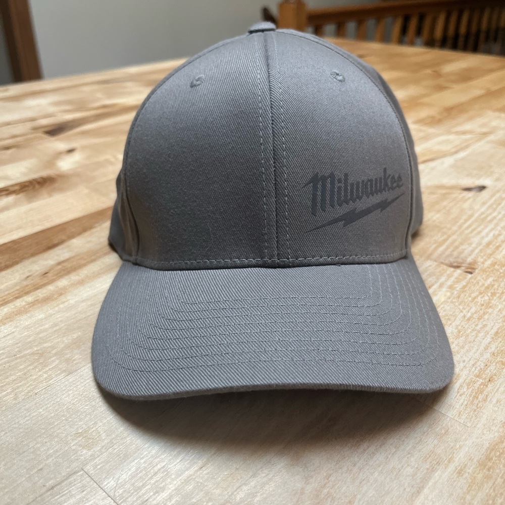 Large/Extra Large Gray Milwaukee Tools Hat